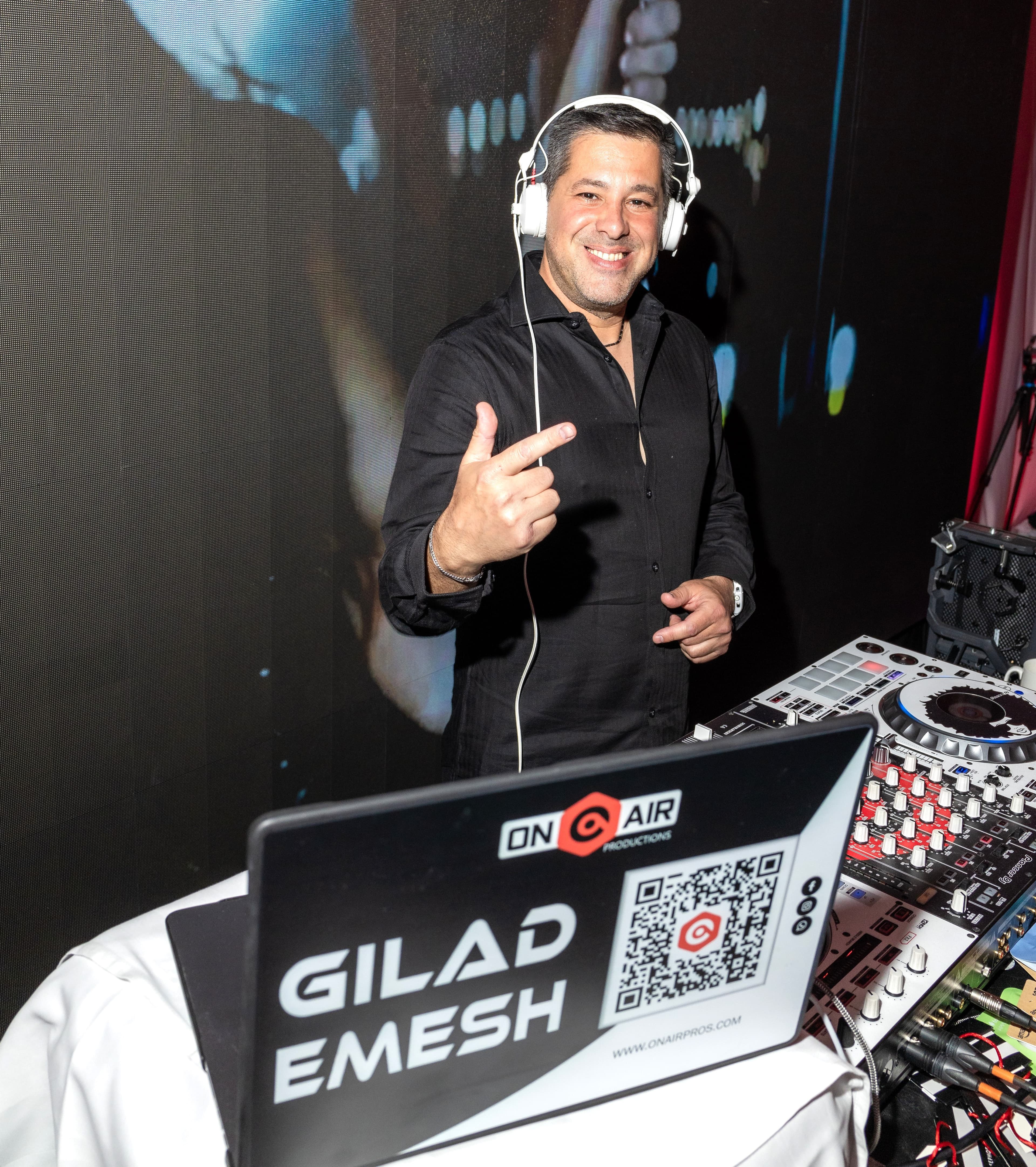 Clean Office Party Playlist: Songs for Company Events